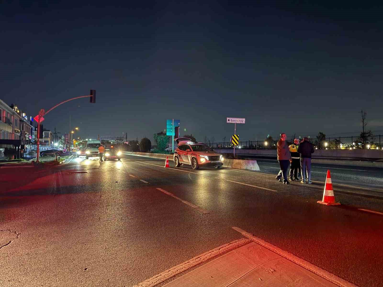 Bakırköy’de otomobile arkadan çarpan motosiklet sürücüsü hayatını kaybetti