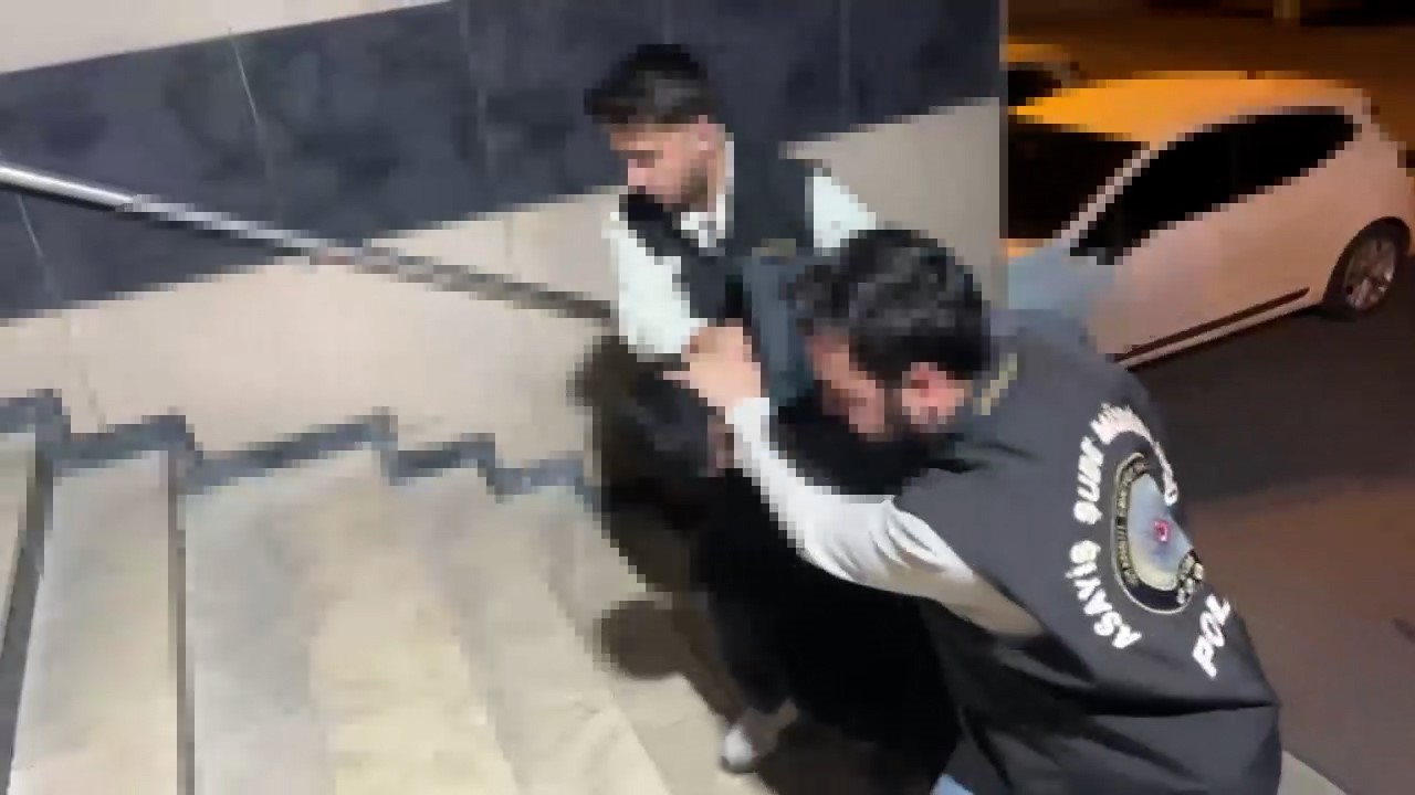 İstanbul’da iki ayrı cinayetin şüphelileri yurt dışına kaçamadan yakalandı