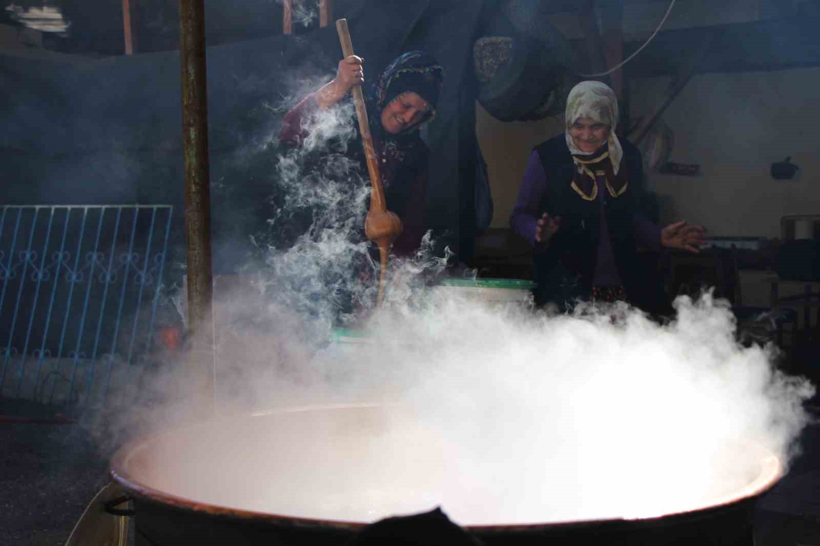 Pekmez için dağları deliyorlar