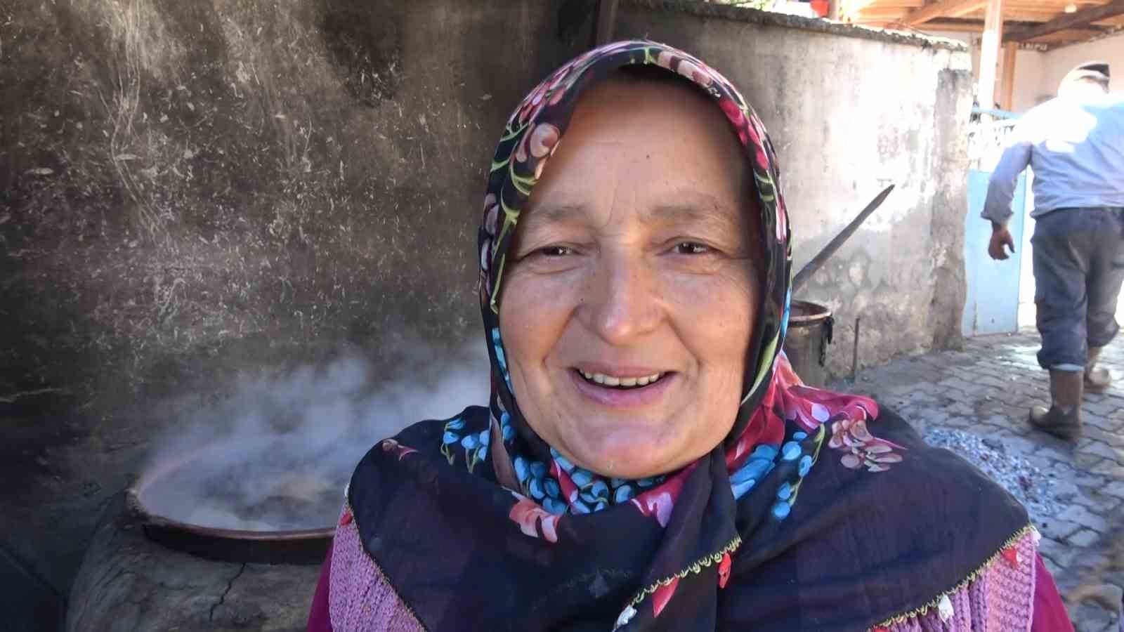 Pekmez için dağları deliyorlar