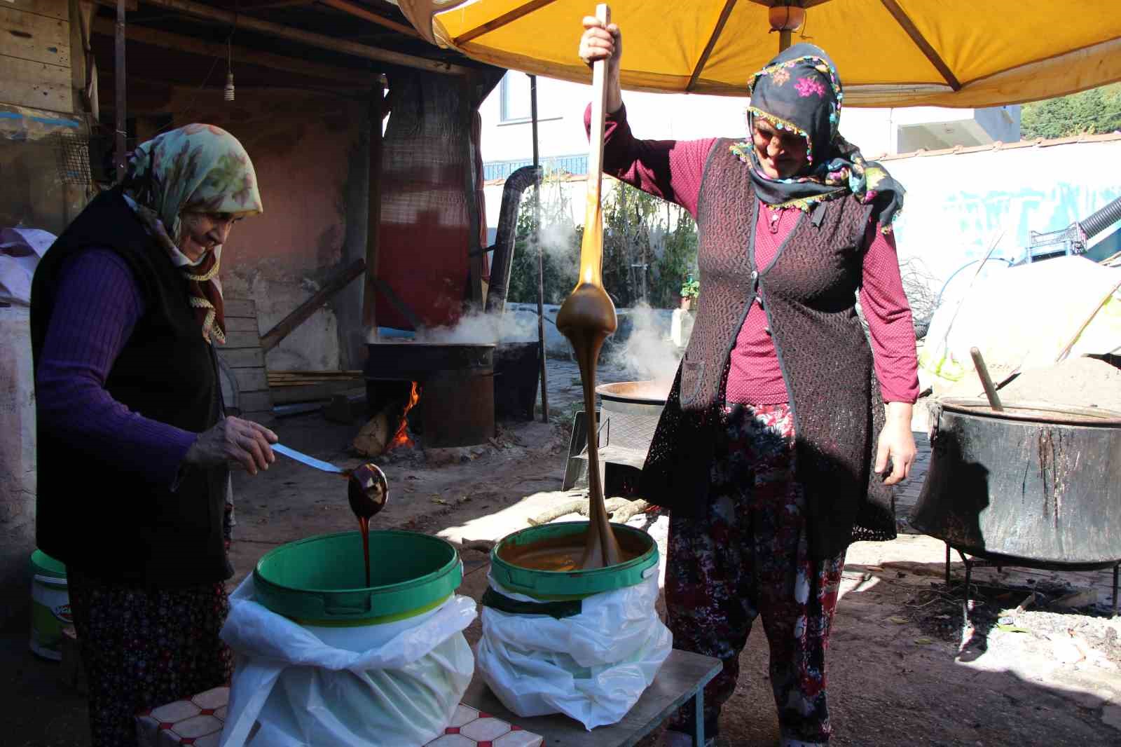 Pekmez için dağları deliyorlar
