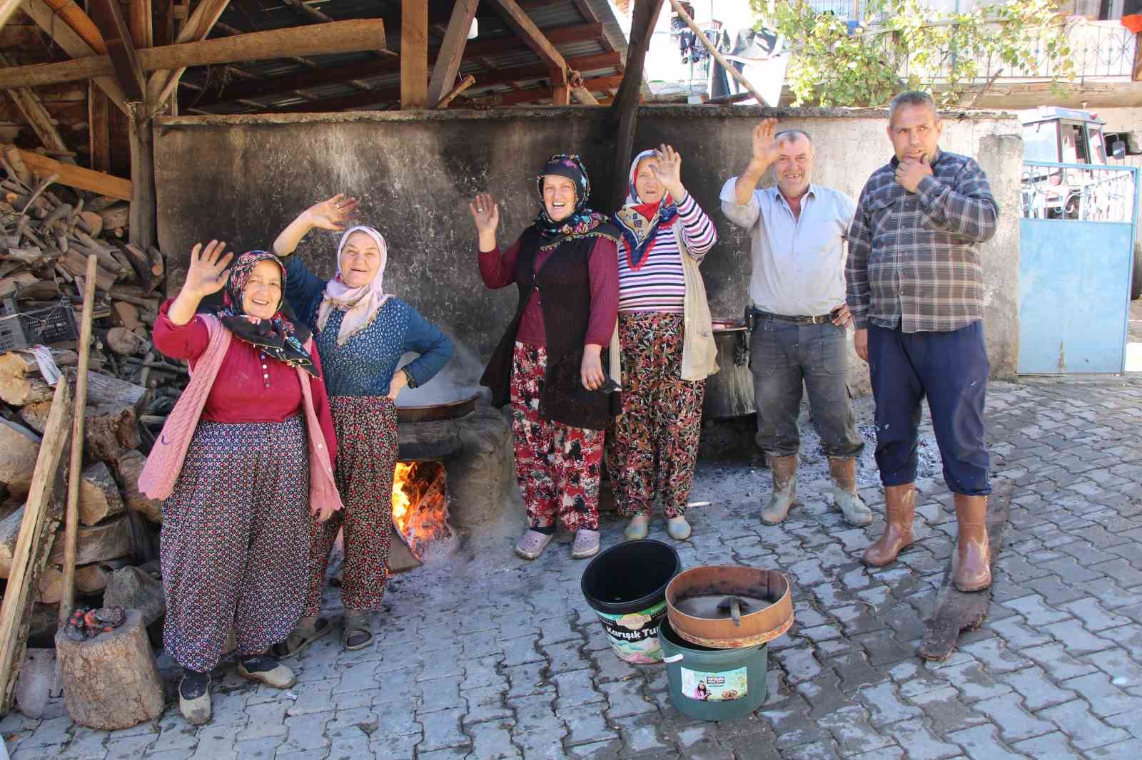 Pekmez için dağları deliyorlar