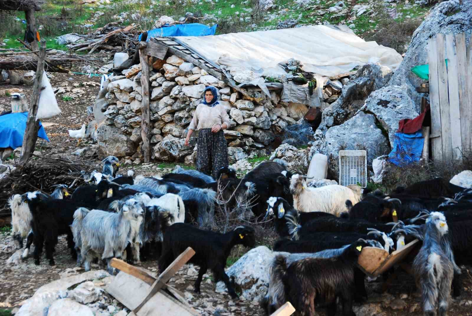 Yörüklerin Toroslar’dan sahile dönüş yolculuğu başladı