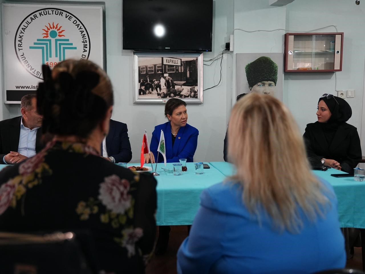 AK Parti İstanbul milletvekilleri Ataşehir, Bahçelievler ve Sarıyer’de vatandaşlarla buluştu