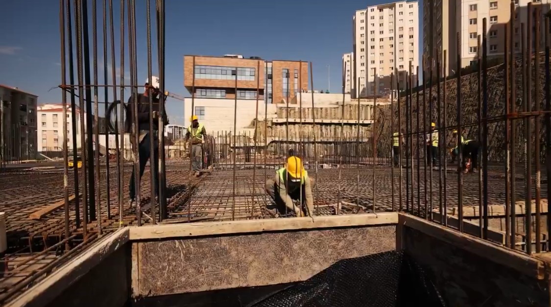 Antakya’da üç kamu hizmet binasının inşaatı sürüyor