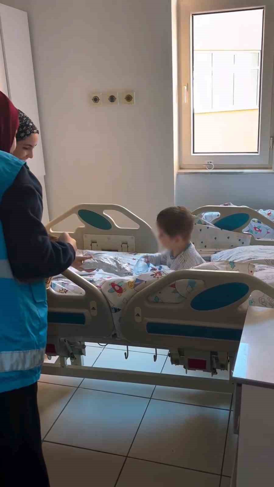 Bolu’da minik hastaların yüzünü güldüren ziyaret