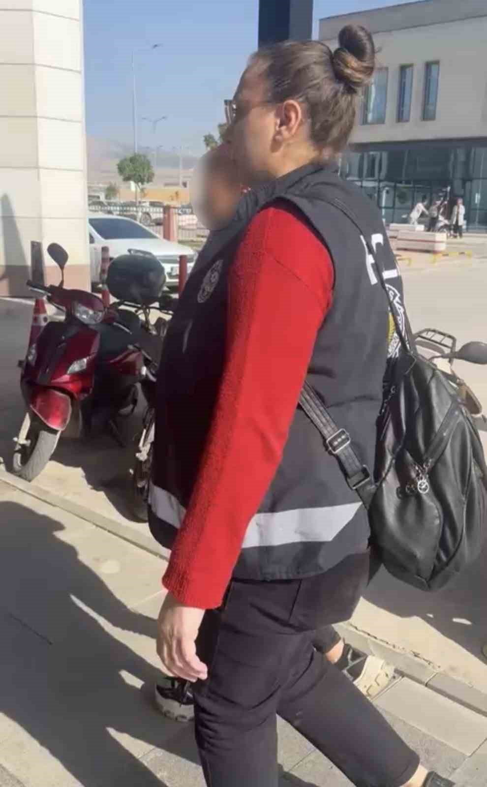 Kediye taşla vuran kadın yakalandı