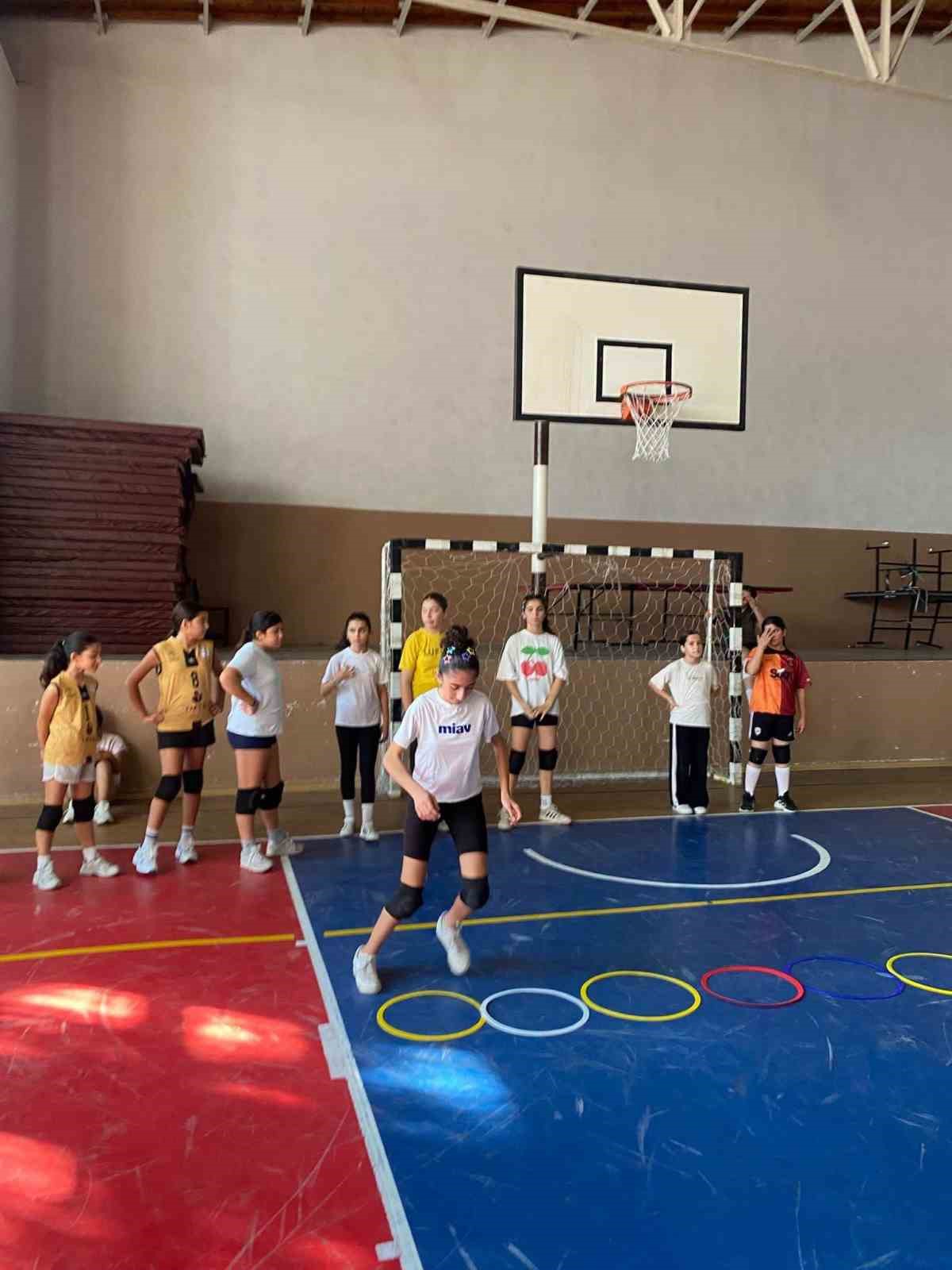 Germencik’te çocuklar kış kurslarıyla yeteneklerini geliştiriyor