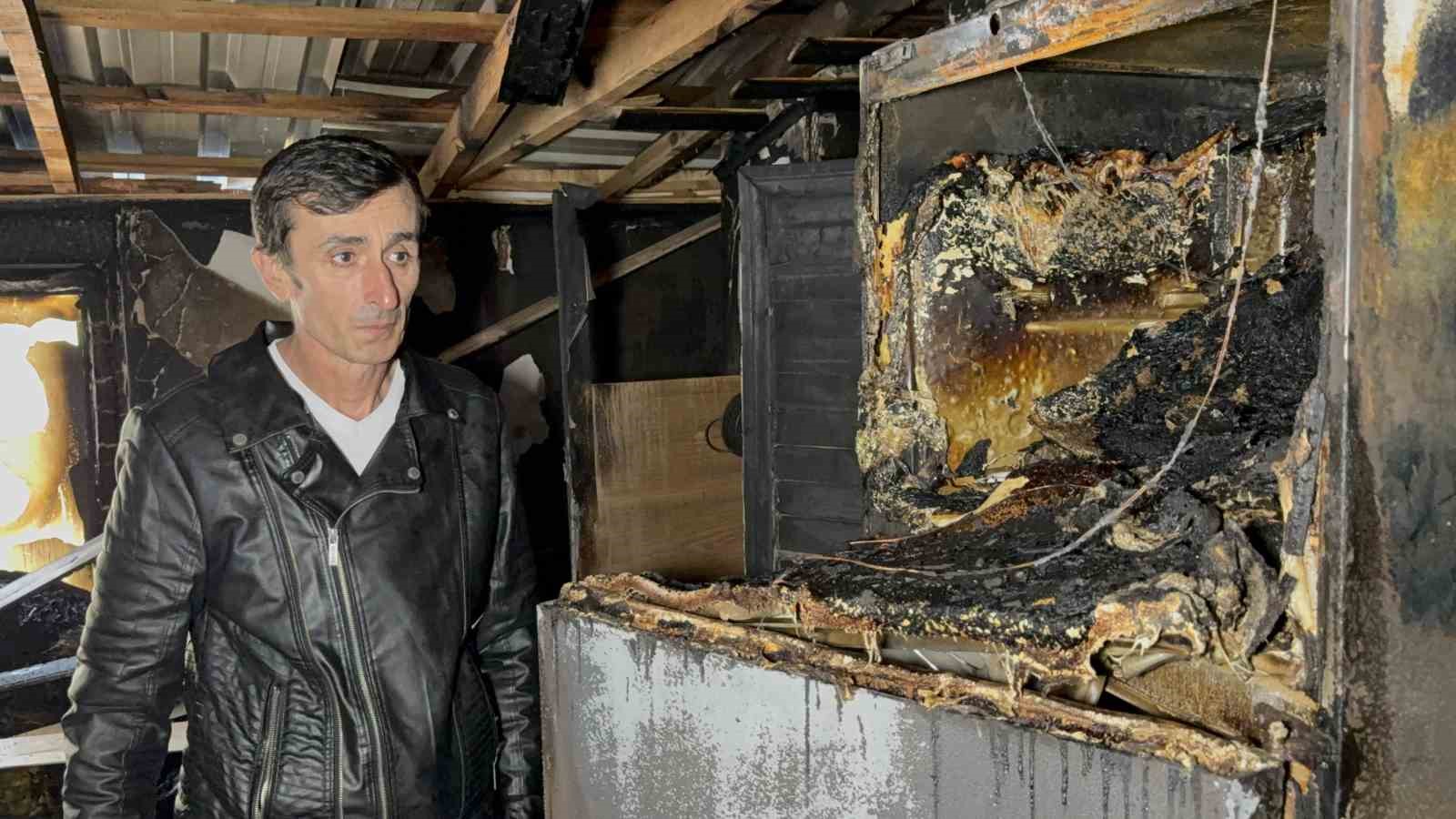 Samsun’da ev yangını: Tüm eşyalarını kaybeden aile evsiz kaldı
