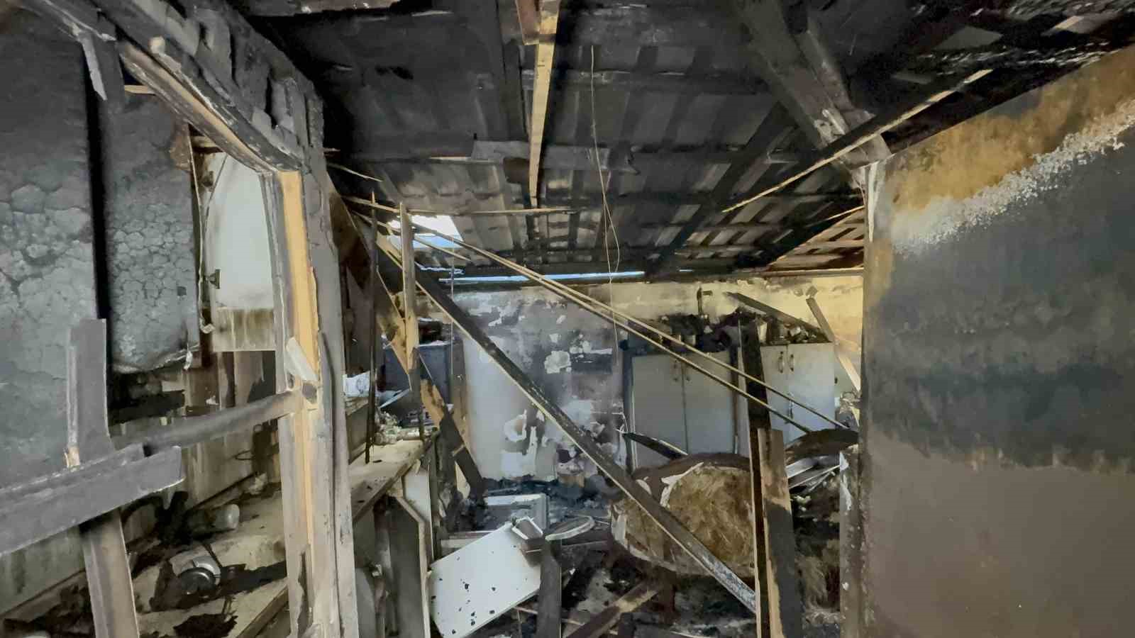 Samsun’da ev yangını: Tüm eşyalarını kaybeden aile evsiz kaldı
