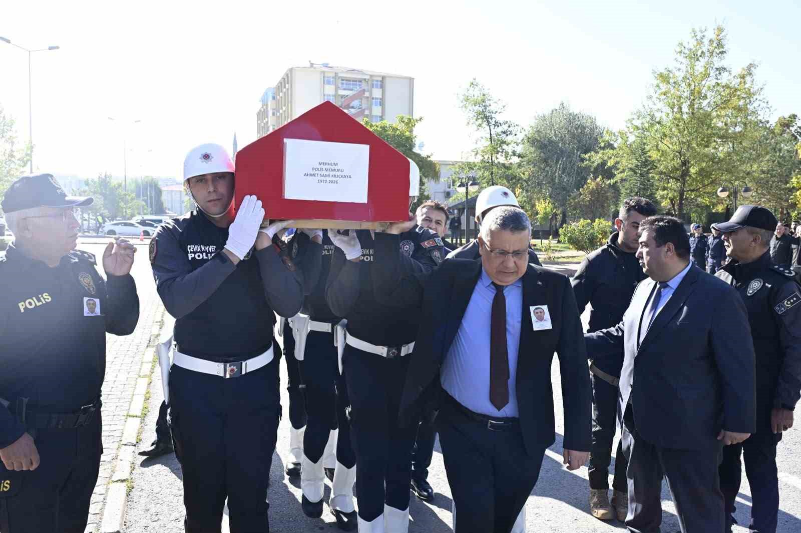 Geçirdiği kaza sonucu hayatını kaybeden polis memuruna son görev