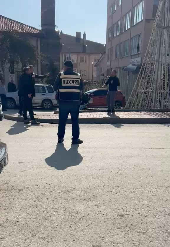 Bolu’da eli bıçaklı şahıs ekipleri harekete geçirdi