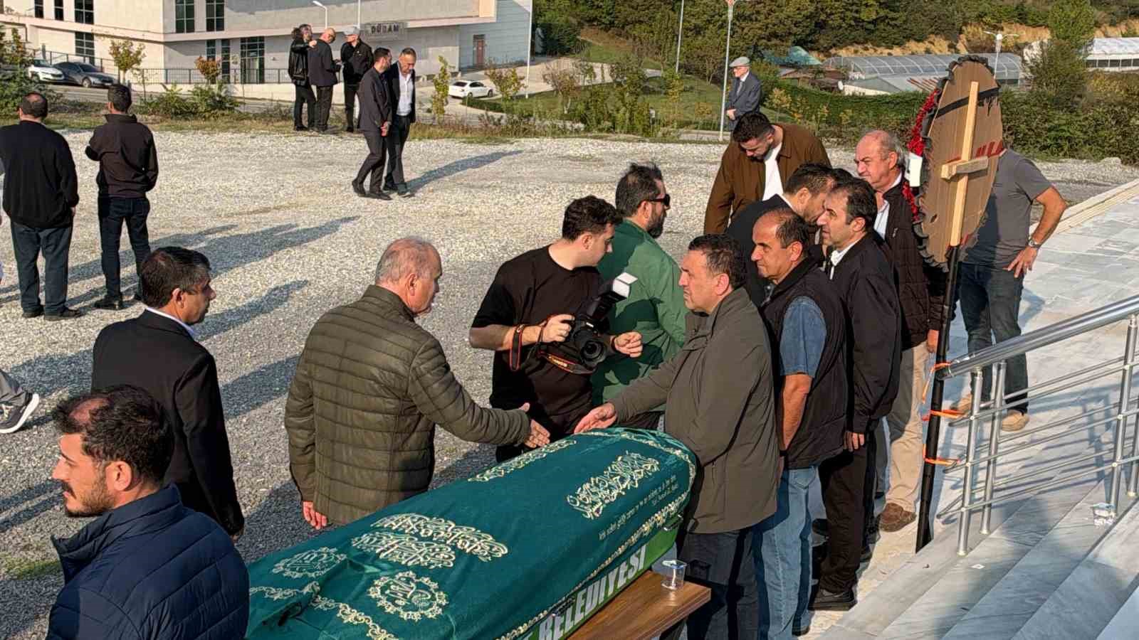 Sevilen profesör son yolculuğuna uğurlandı