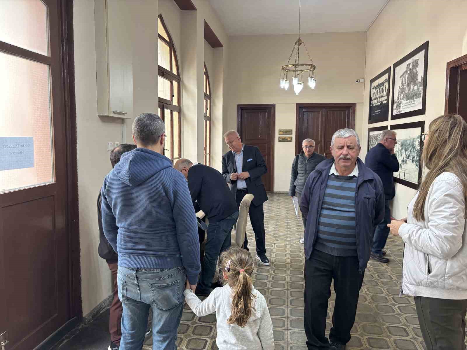 Kırklareli’nde çifte vatandaşlar Bulgaristan seçimi için sandık başına gitti