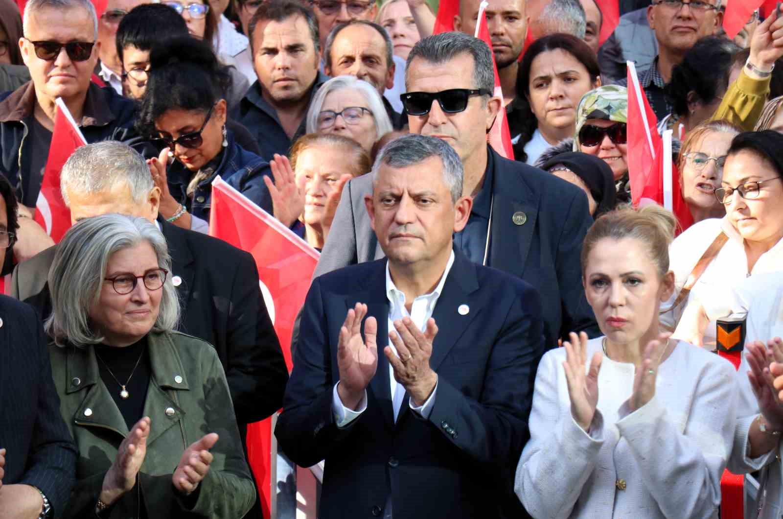 Yeni Parti Genel Başkanı Özel, Denizli’de toplu açılış törenine katıldı