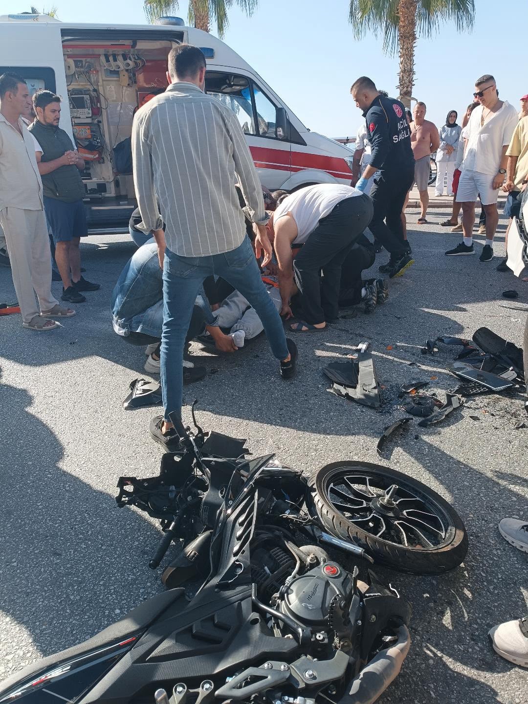 Alanya’da motosiklet ile minibüs çarpıştı: Üniversite öğrencisi genç kız hayatını kaybetti