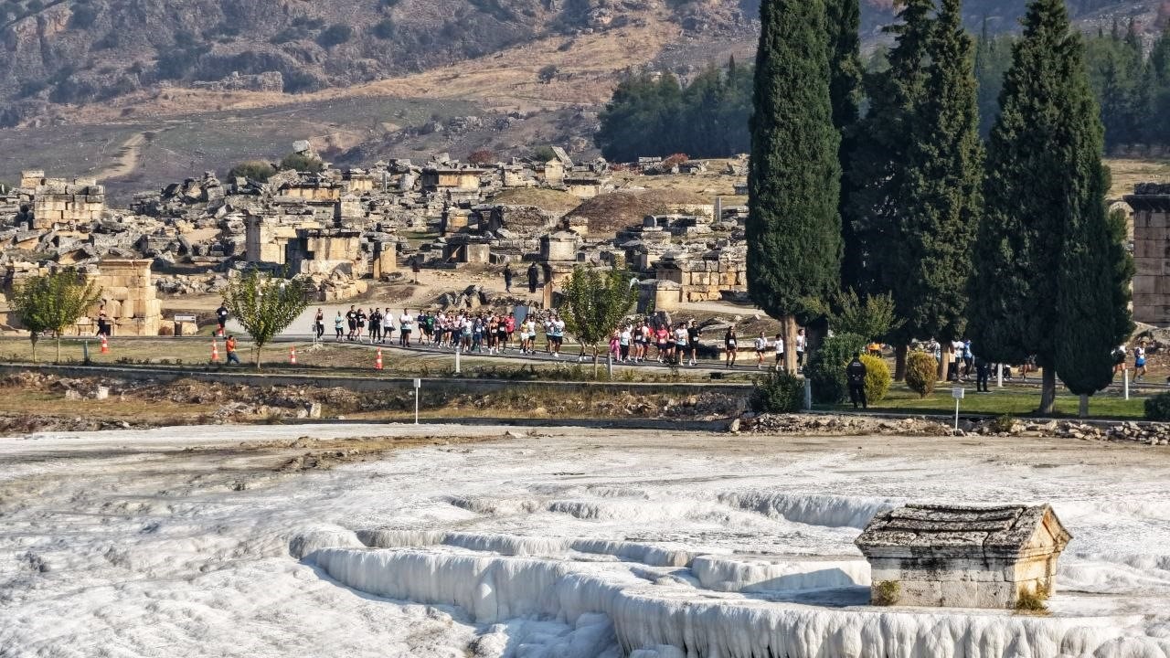 Pamukkale’nin kalbinde tarihi buluşma