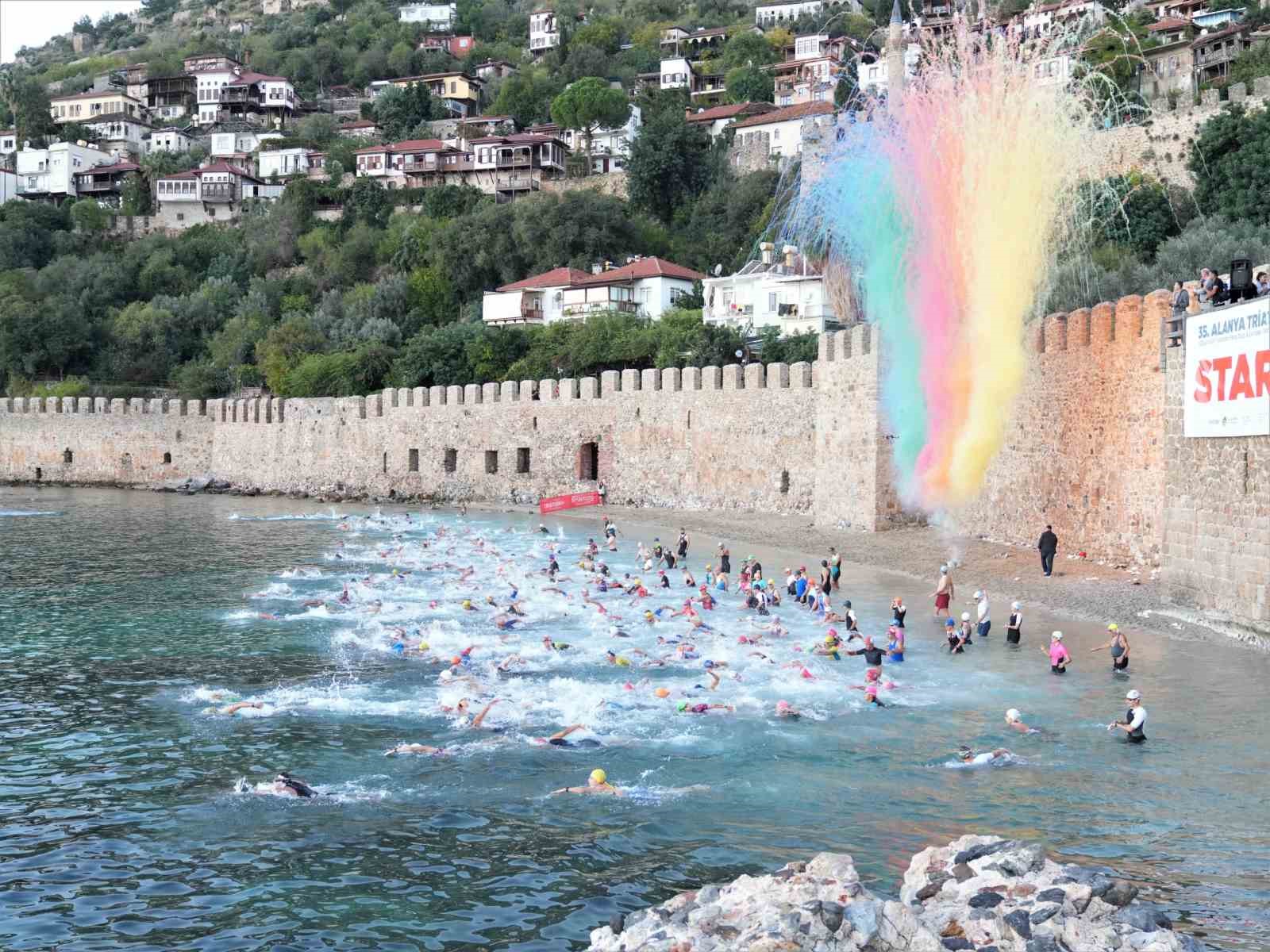 35. Uluslararası Alanya Triatlonu tamamlandı