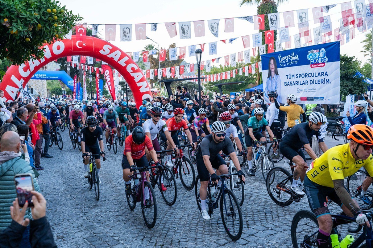 Veloturk Gran Fondo Çeşme by Salcano’da 10’uncu yılın kazananları belli oldu