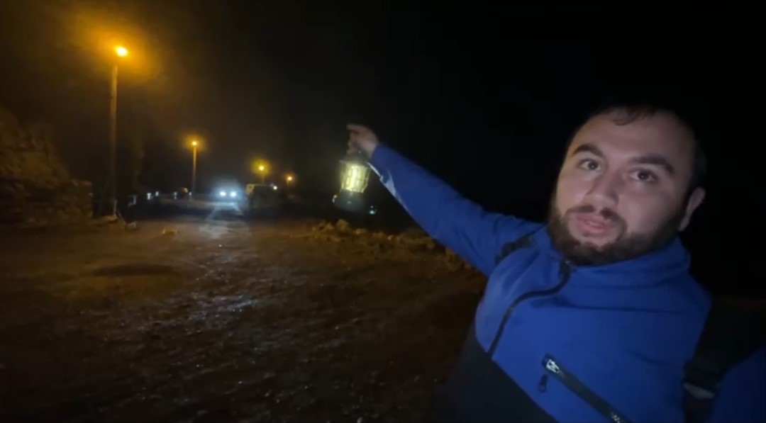 Amasra’da kaya parçaları karavanların bulunduğu alana düştü