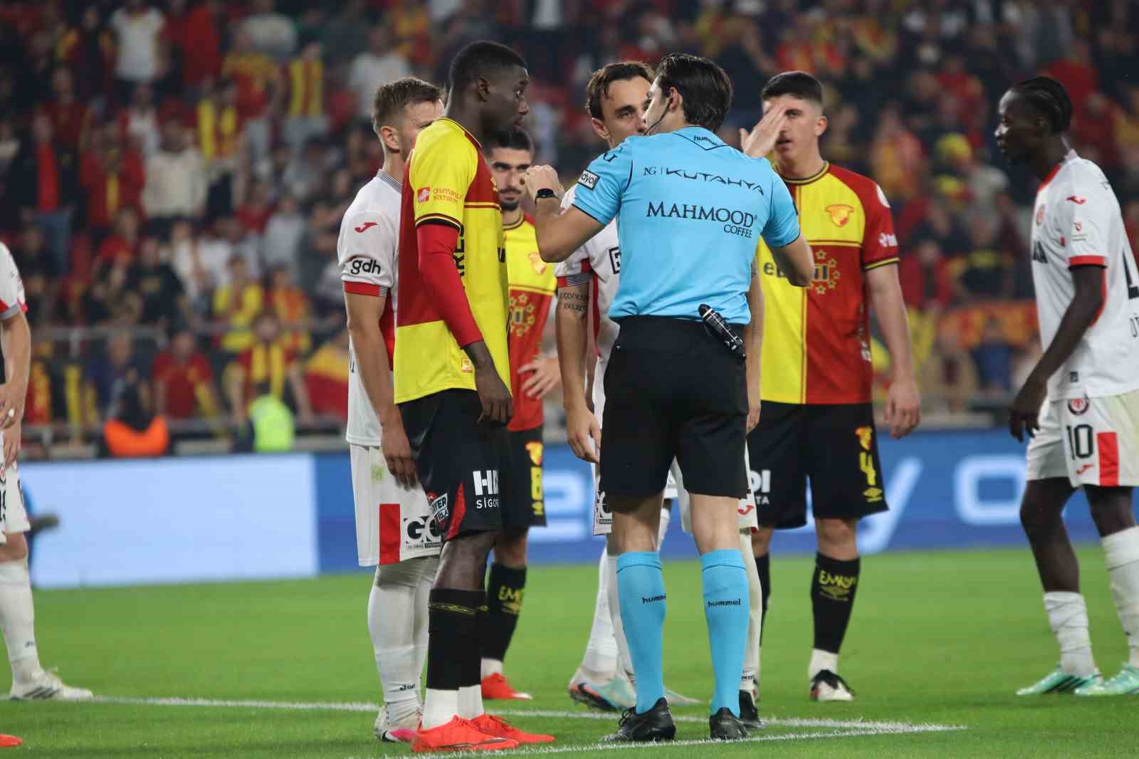 Trendyol Süper Lig: Göztepe: 2 - Çorum FK: 0 (Maç sonucu)