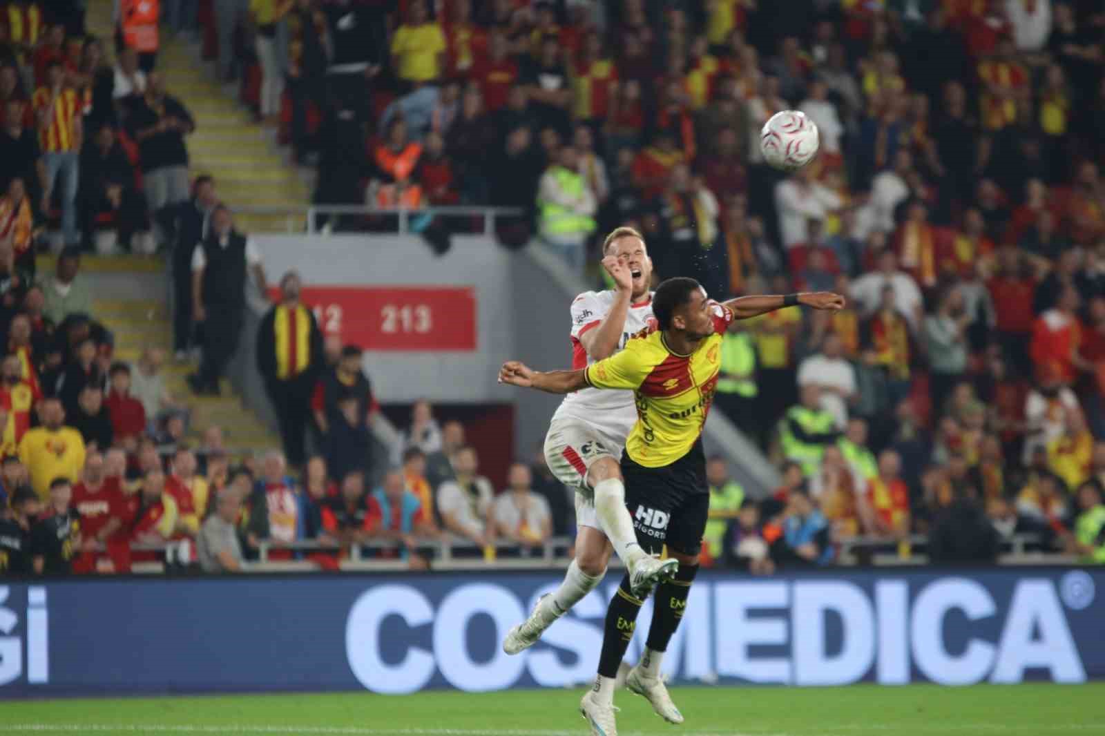 Trendyol Süper Lig: Göztepe: 2 - Çorum FK: 0 (Maç sonucu)