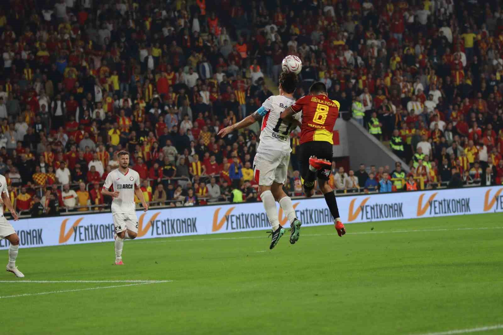 Trendyol Süper Lig: Göztepe: 2 - Çorum FK: 0 (Maç sonucu)