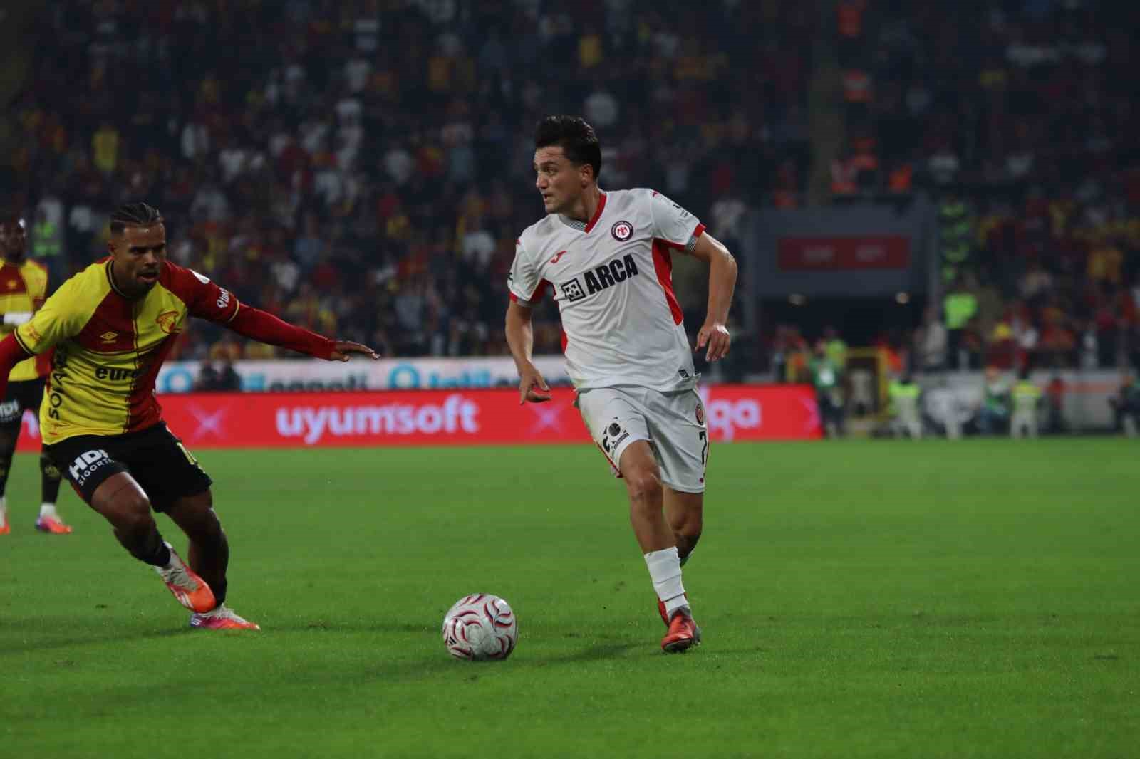 Trendyol Süper Lig: Göztepe: 2 - Çorum FK: 0 (Maç sonucu)