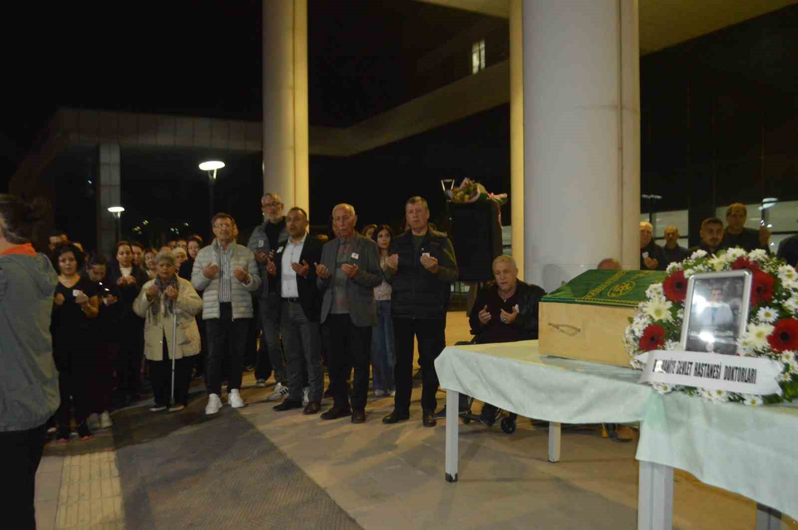 Ayvalık’ta deniz kazasında hayatını kaybeden Dr. Bingüllü’ye hüzünlü veda