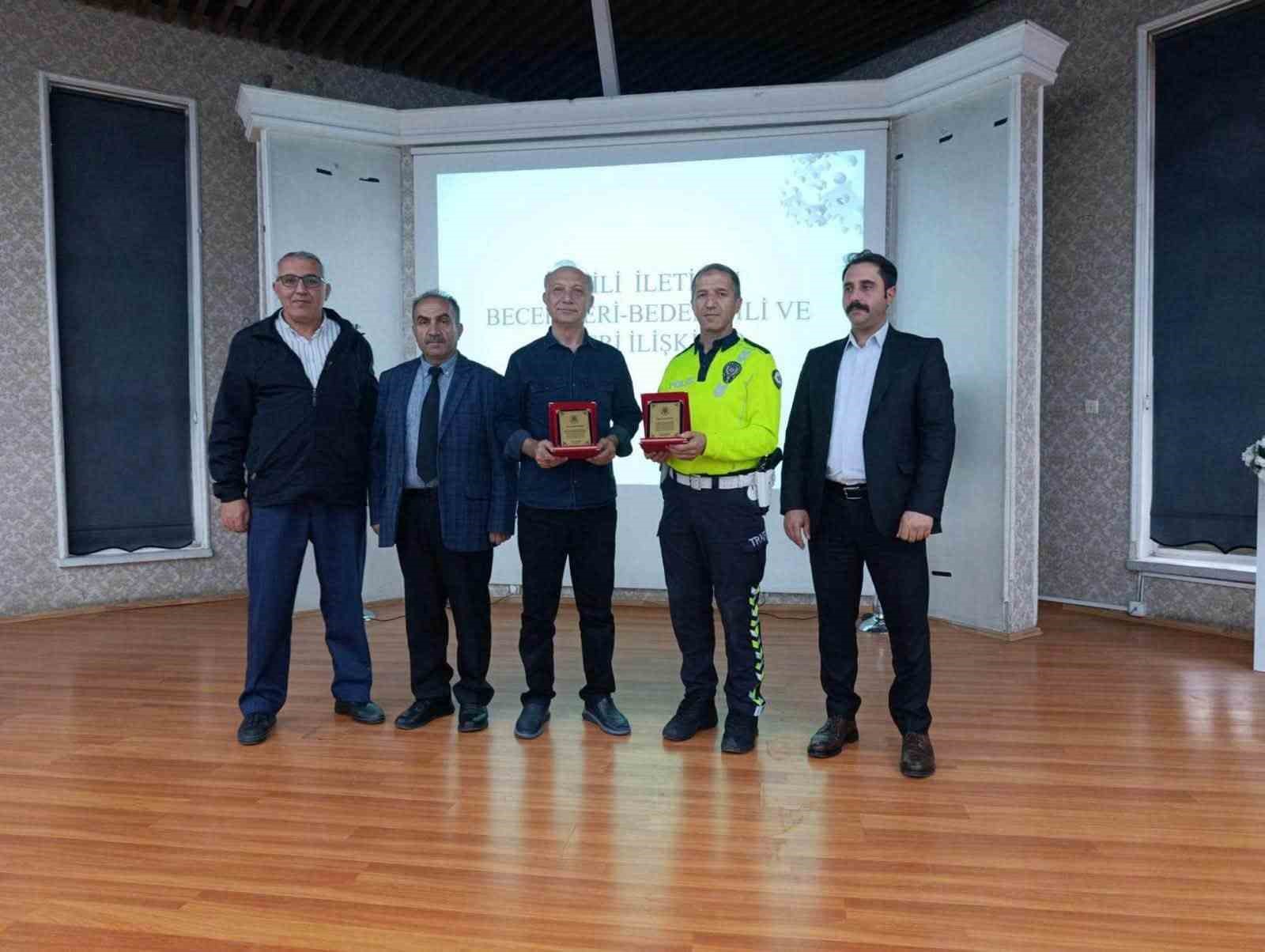 Zabıta ve şoförlere trafik güvenliği eğitimi
