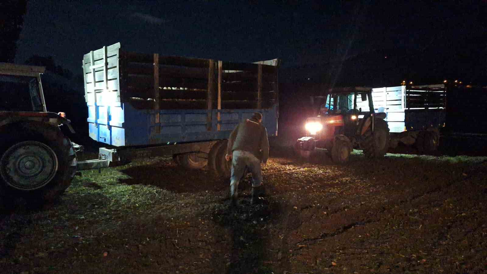 Yağış uyarısı çiftçiyi gece hasadına yöneltti