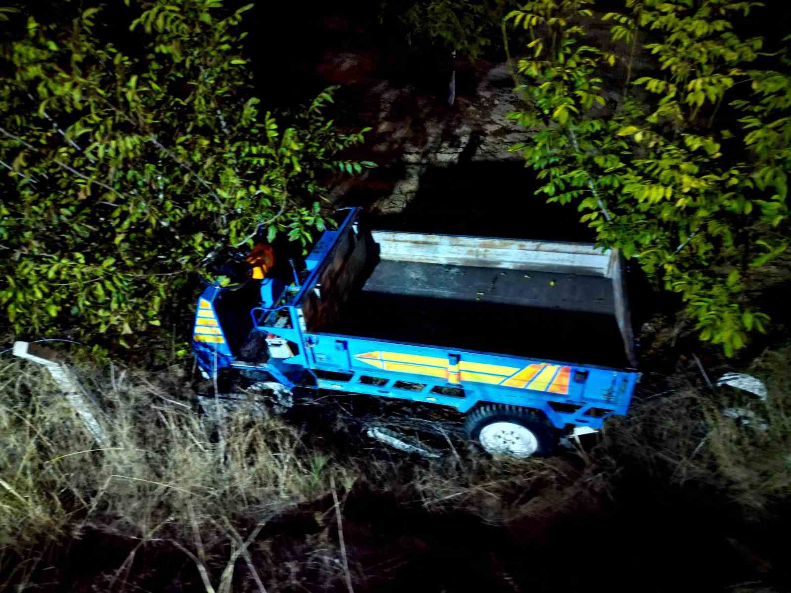 Otomobilin çarptığı patpat 3 metre yükseklikten tarlaya düştü