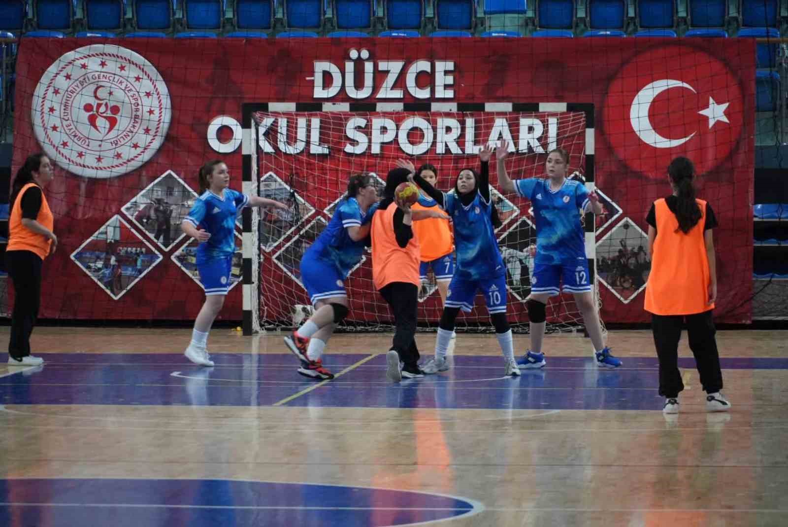 Düzce’de okul sporları sezonu açılış seremonisi gerçekleştirildi
