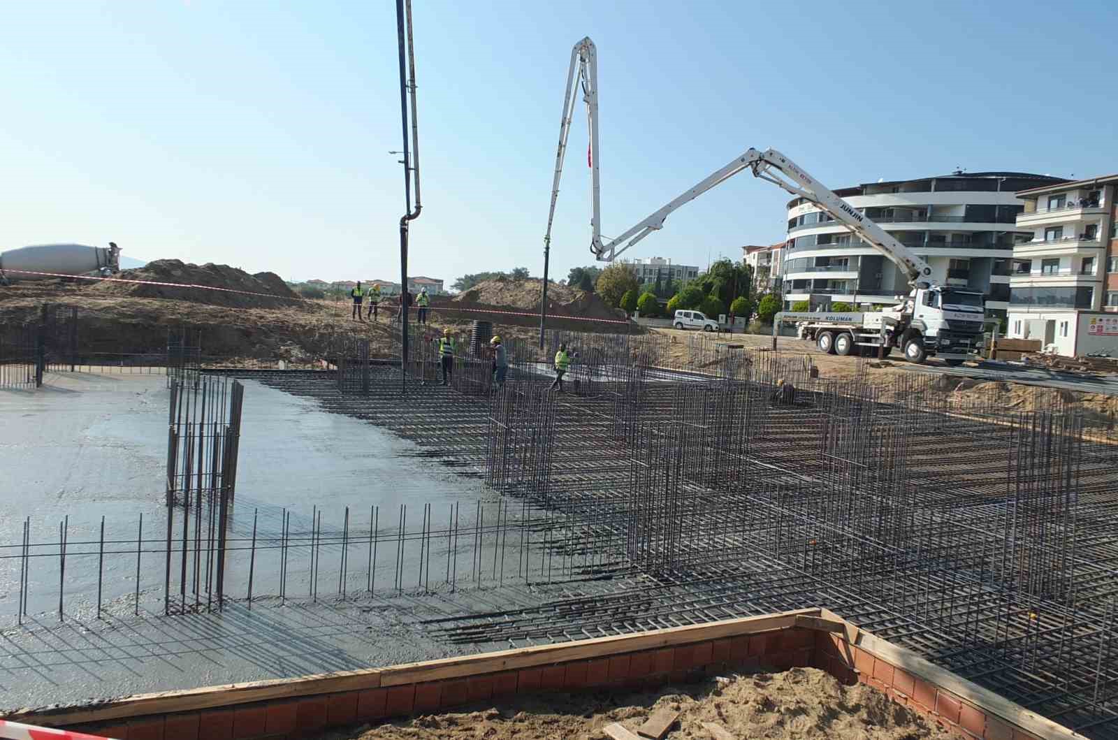 Burhaniye’de yeni cami temeli atıldı