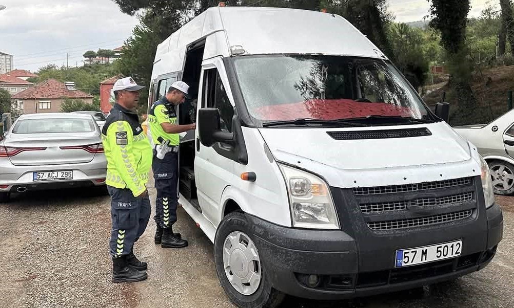 Sinop’ta okul çevrelerinde sıkı denetim