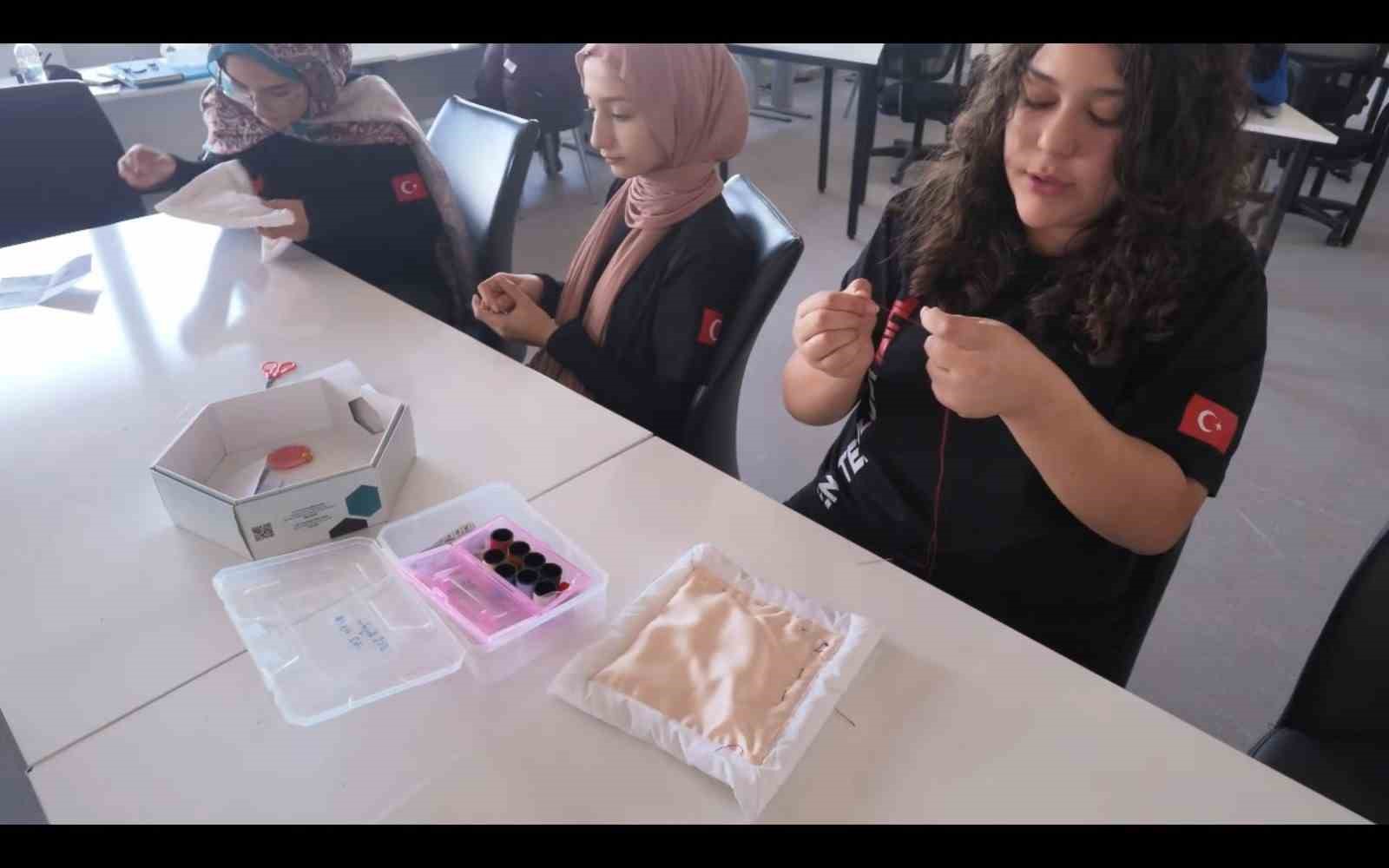 Denizli’de ustaların mirası öğrencilerin ellerinde yaşıyor