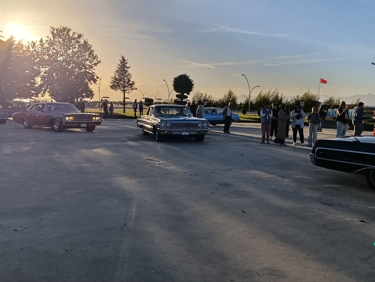 Klasik otomobiller Beyşehir Gölü’nü turladı