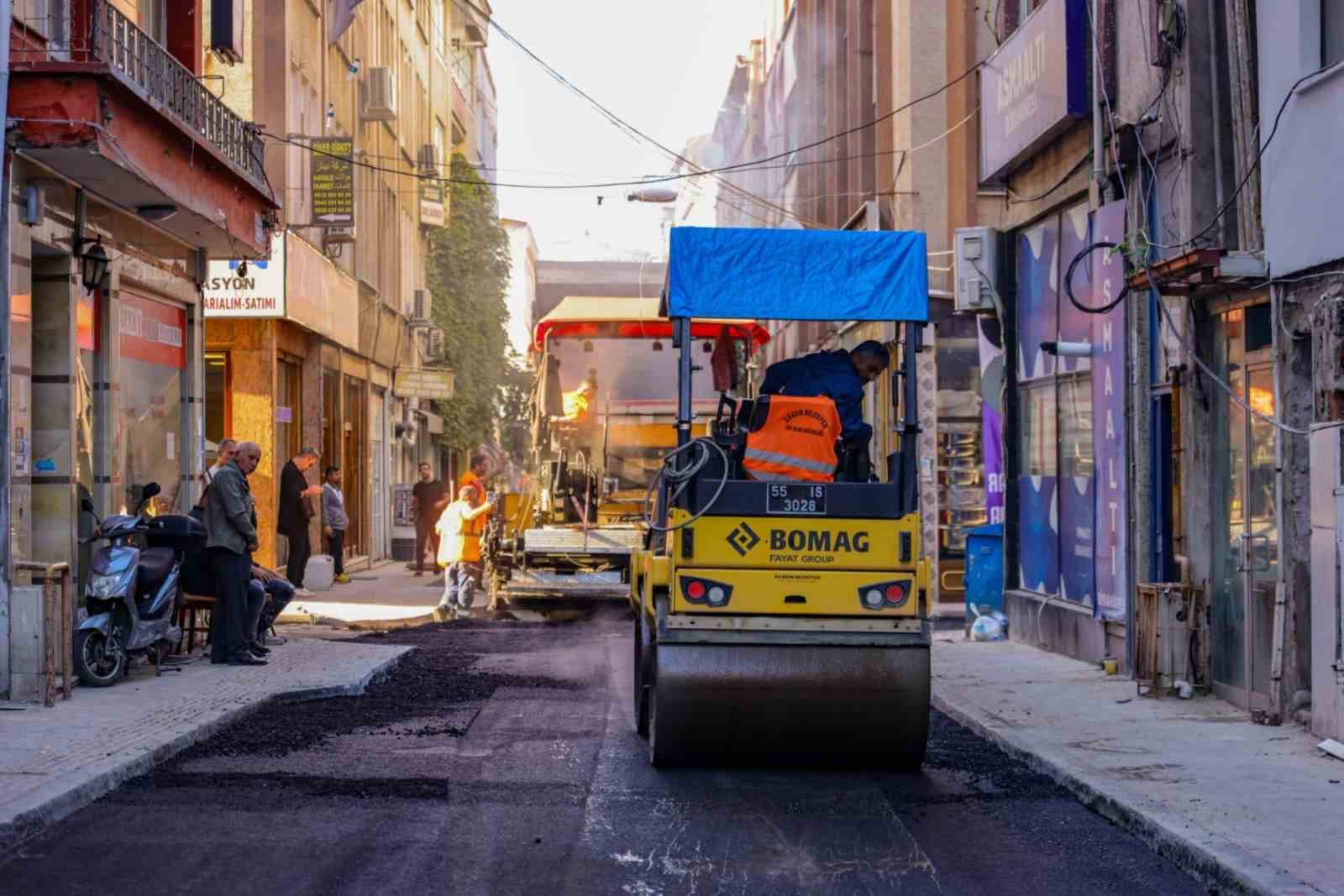 Başkan Kurnaz sözünü tuttu, cadde sıcak asfalta kavuştu