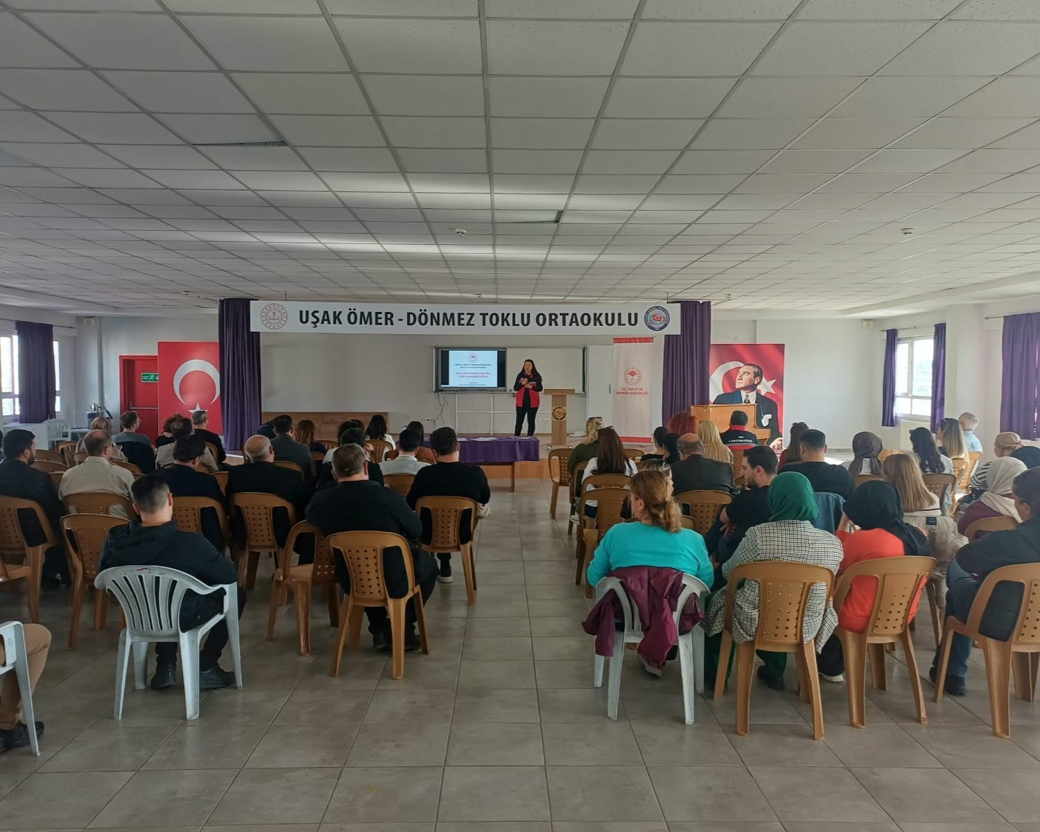 Uşak’ta okul kantini işletmecilerine hijyen eğitimi verildi