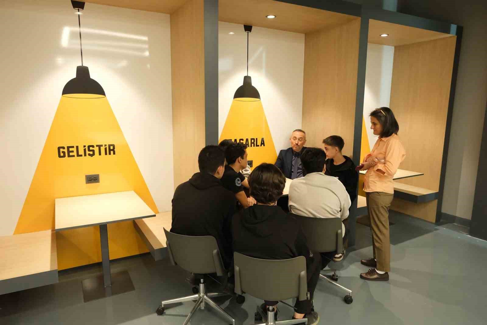 BAÜN Milli Teknoloji Atölyesinde "Milli Güç, Güçlü Gelecek" söyleşisi