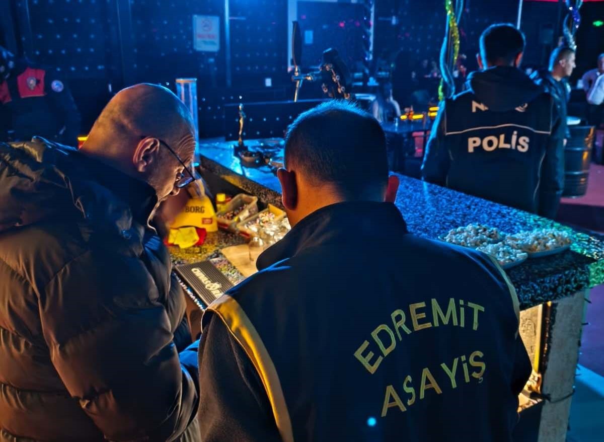 Edremit’te polisten suçlulara geçit yok: 39 aranan şahıs yakalandı