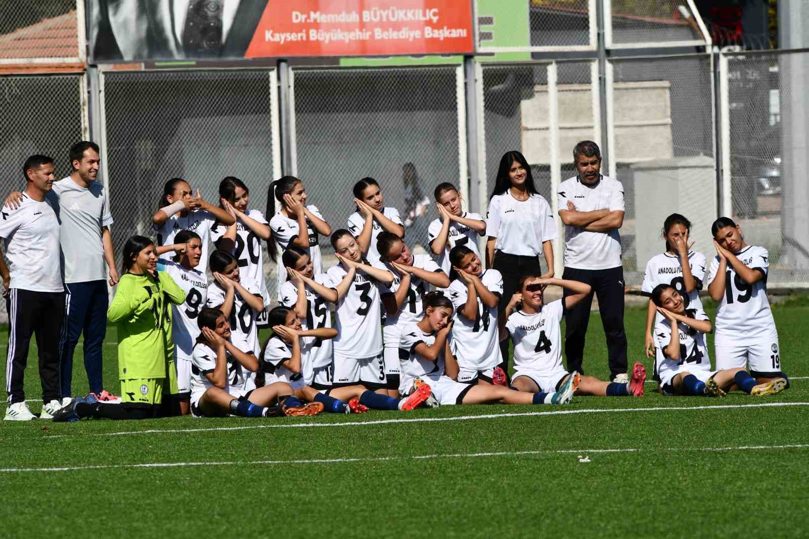 Anadolu Yıldızları, Gençlerbirliği’ni 3-1 ile geçti