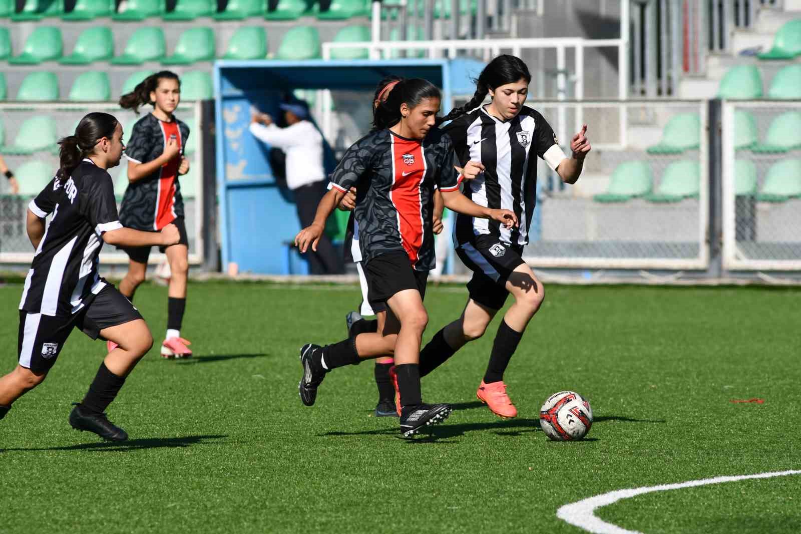 Kılıçaslan Yıldızspor, Bişekspor’u 7 golle geçti