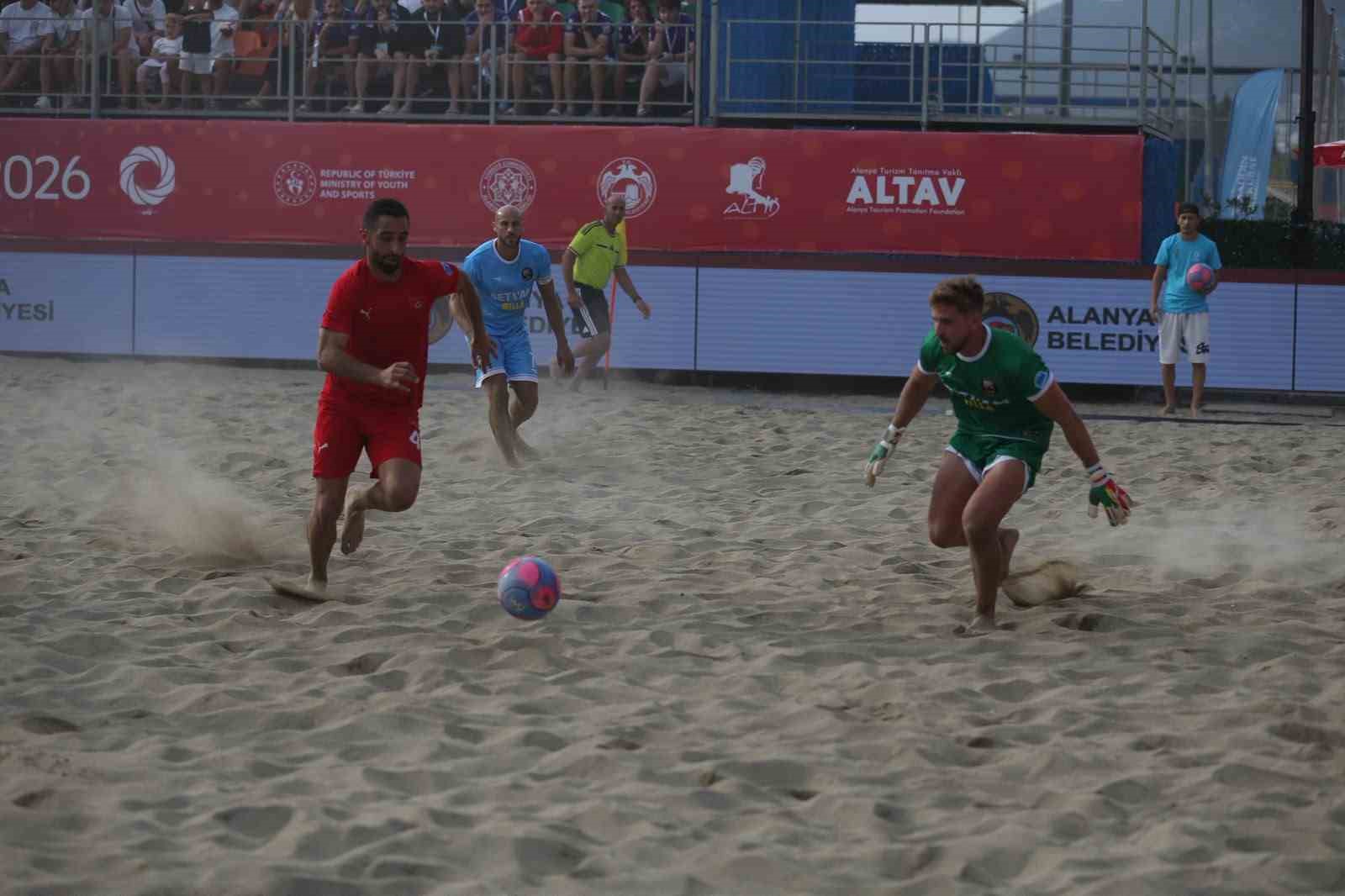 Alanya Belediyespor, Plaj Futbolu Dünya Kulüpler Şampiyonasına galibiyetle başladı