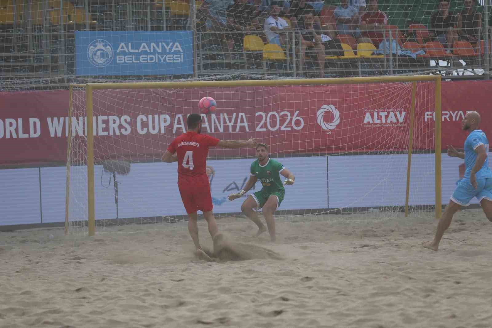 Alanya Belediyespor, Plaj Futbolu Dünya Kulüpler Şampiyonasına galibiyetle başladı