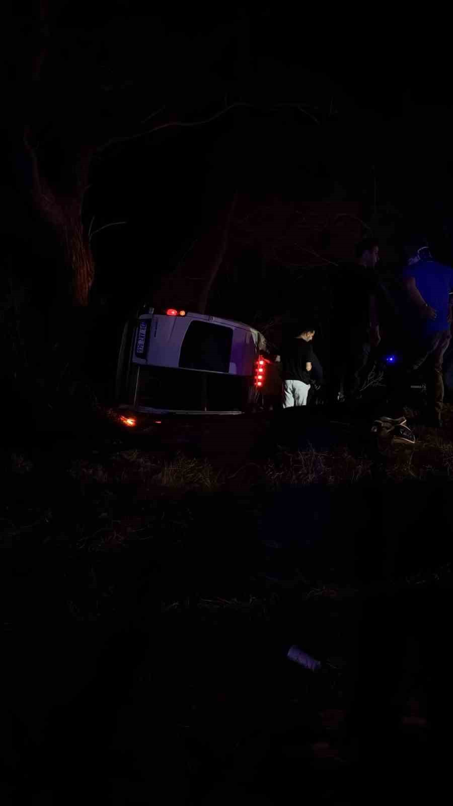 Antalya’da dağcıları taşıyan minibüs şarampole devrildi: 15 yaralı