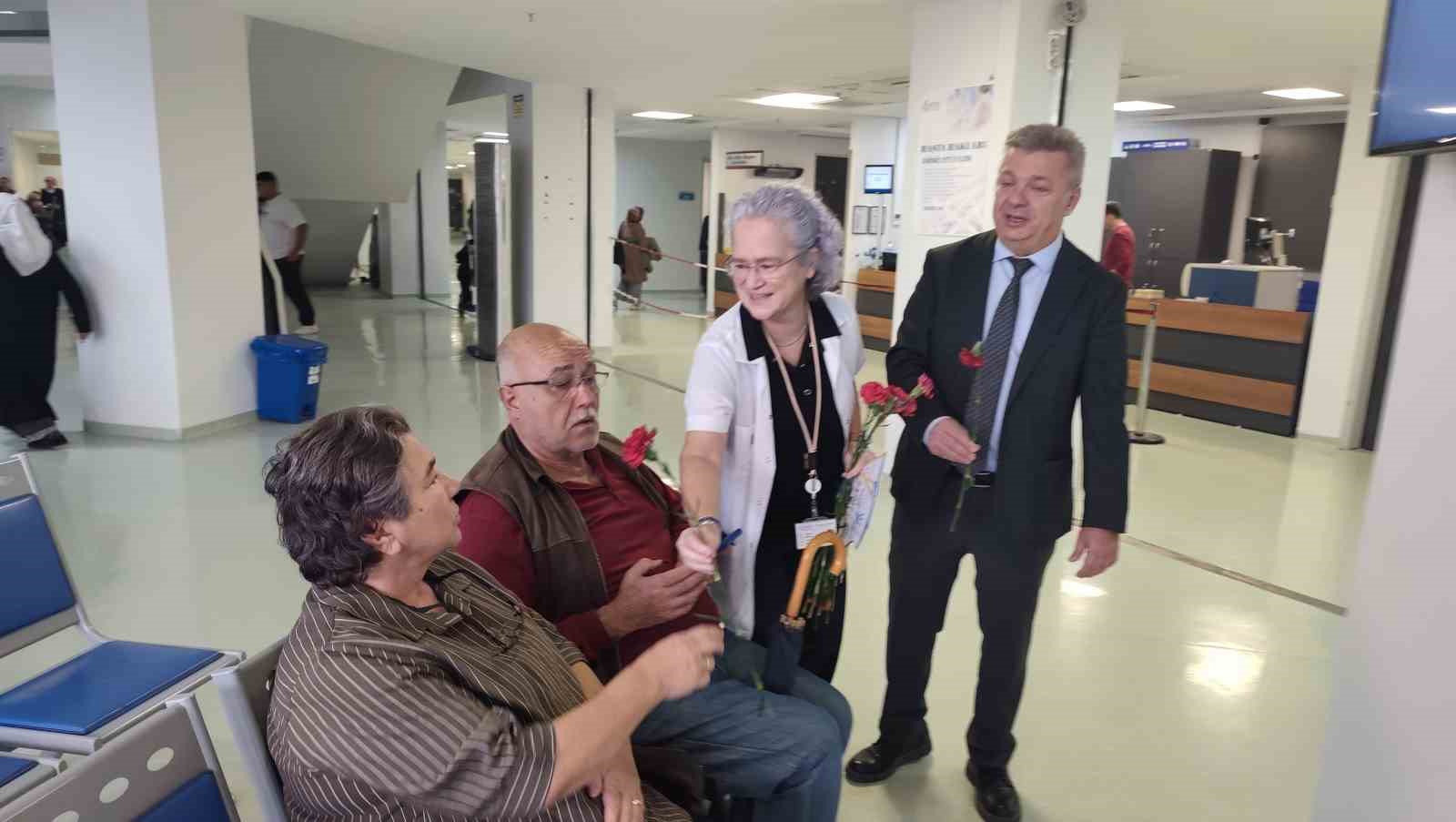 Hastalara karanfilli bilgilendirme