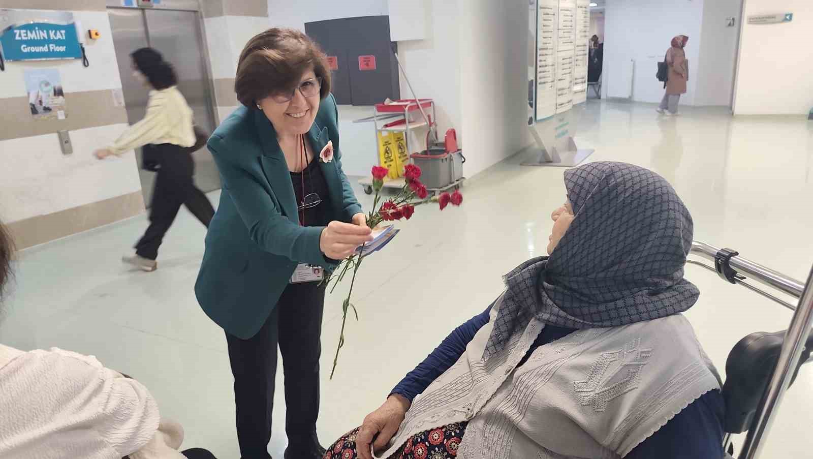 Hastalara karanfilli bilgilendirme