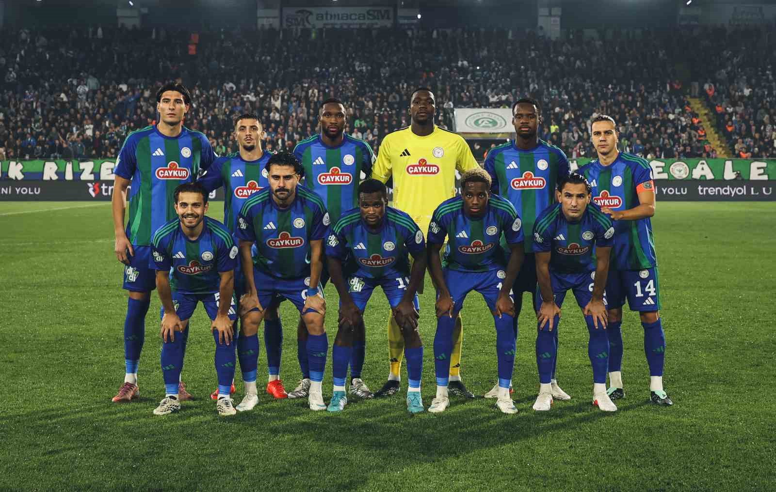Trenyol Süper Lig: Çaykur Rizespor: 2 - Trabzonspor: 0 (İlk yarı)