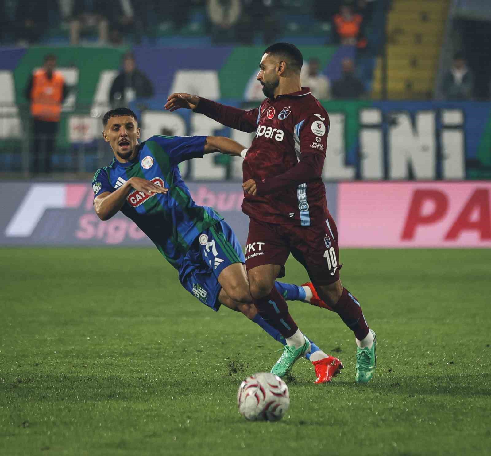 Trenyol Süper Lig: Çaykur Rizespor: 2 - Trabzonspor: 0 (İlk yarı)